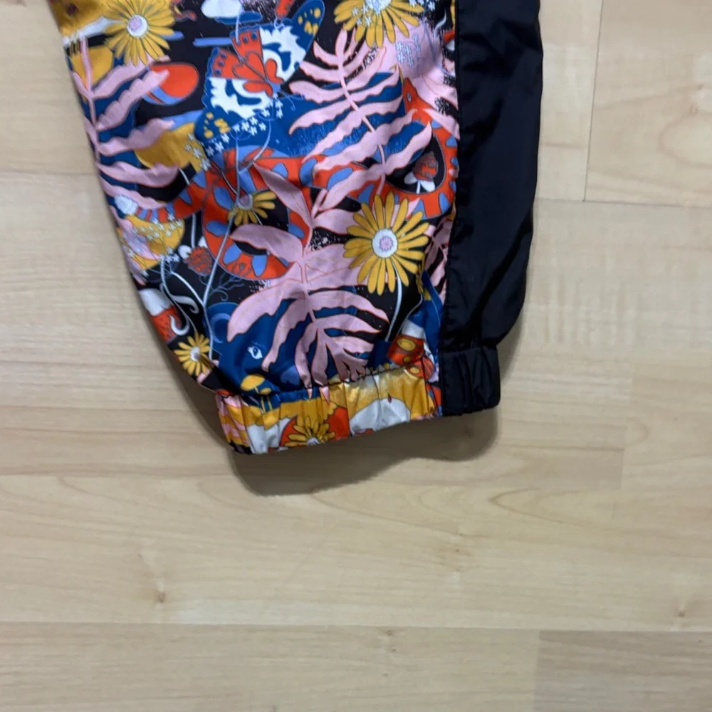 The North Face Floral Print Track Pants with Black Side Panels - Picture 8 of 10